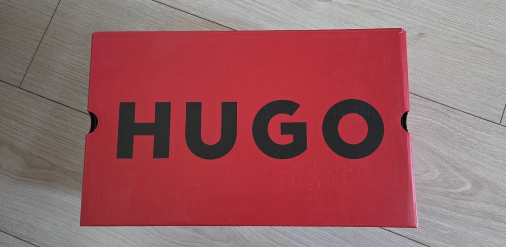 Vând adidași HUGO BOSS AG 490 lei