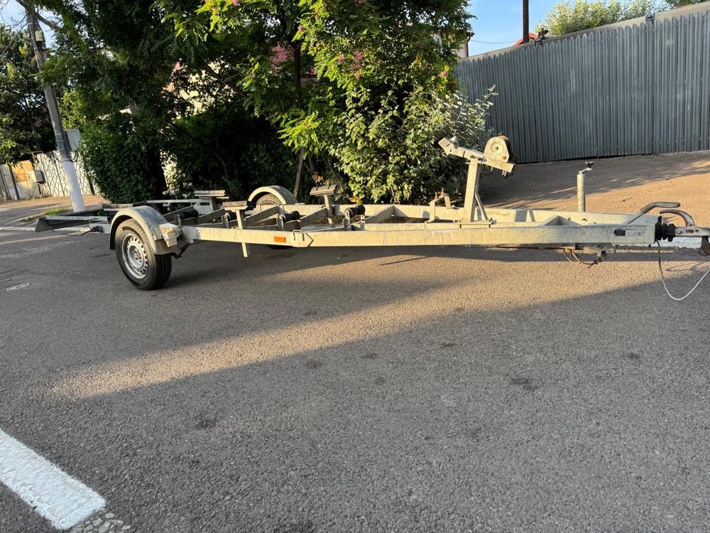 Vand peridoc barca DIMKA de 1350 kg cu sistem de franare