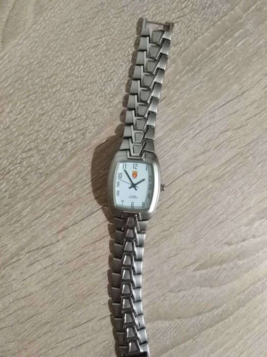 продам часы швейцарские женские