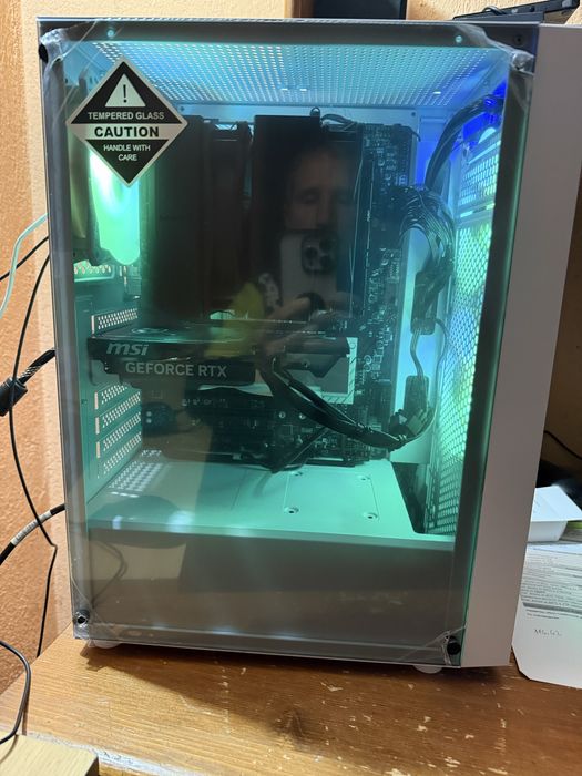 Продавам 2бр чисто нови компютъра