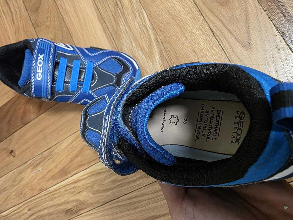 Adidasi Geox marime 28