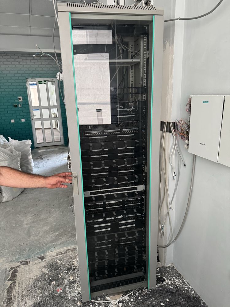 De vanzare dulap serveruri