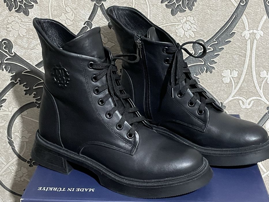 Женские зимние ботинки