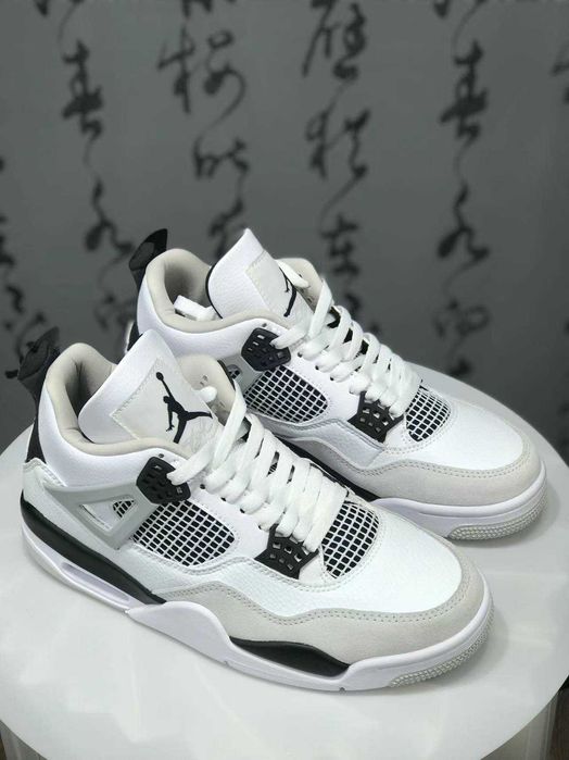 Jordan 4 Retro Military Black EU44