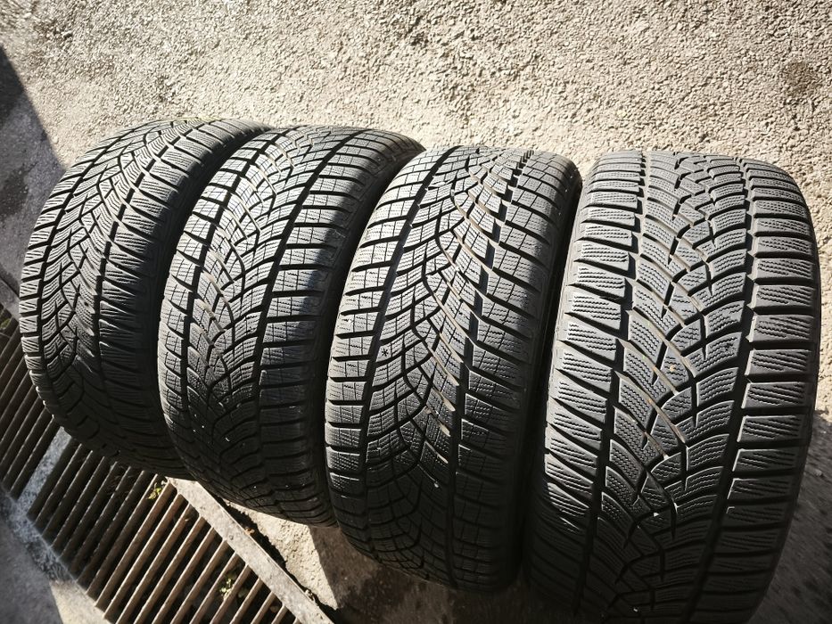 225/40/18" 4бр Good year ultra grip performance +, Дот3320,6-8мм