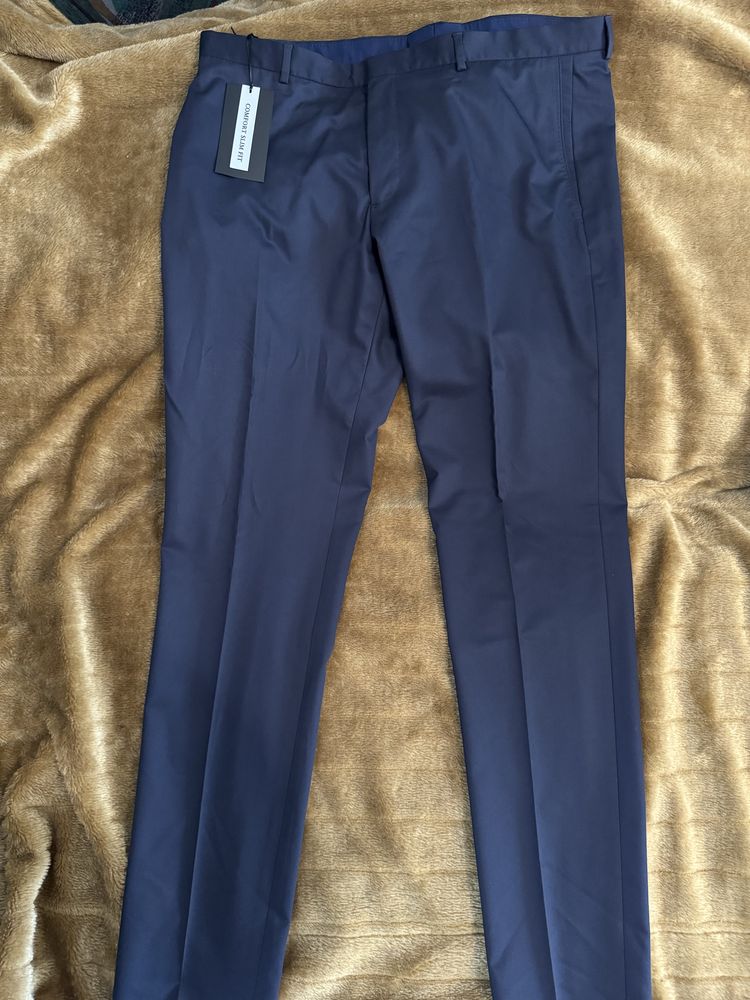 Costum barbati Zara nou