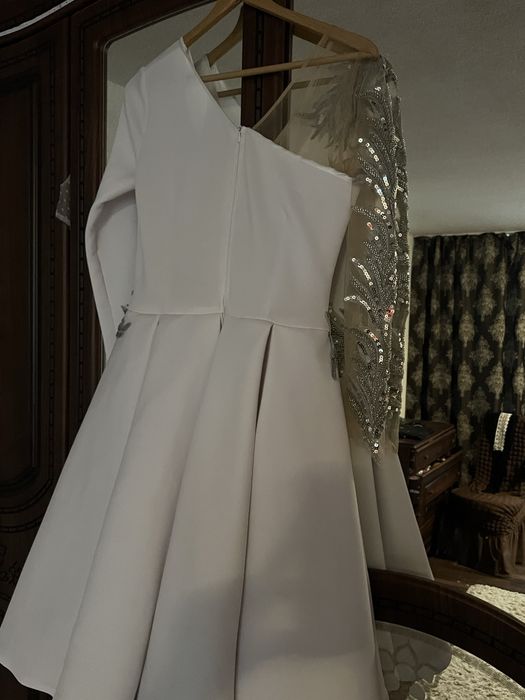 Vand rochie marimea M