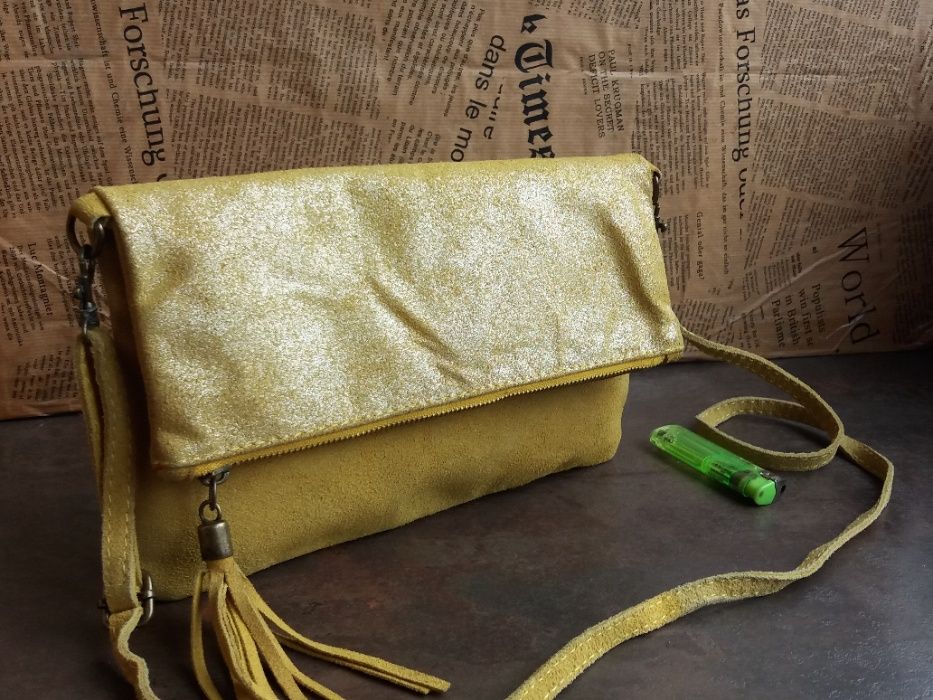 малка велурена чанта,цвят горчица-естествена кожа