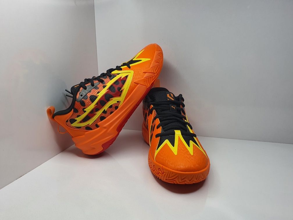 Баскетболни Кецове Puma Scoot 1 Cheetos

Чисто нови с кутия 

Размер 3