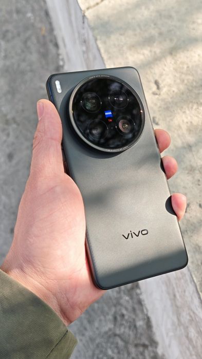 Vivo X200 Ultra 12/256 sotiladi