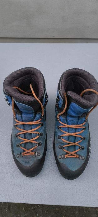 Vând bocanci de iarnă Simond