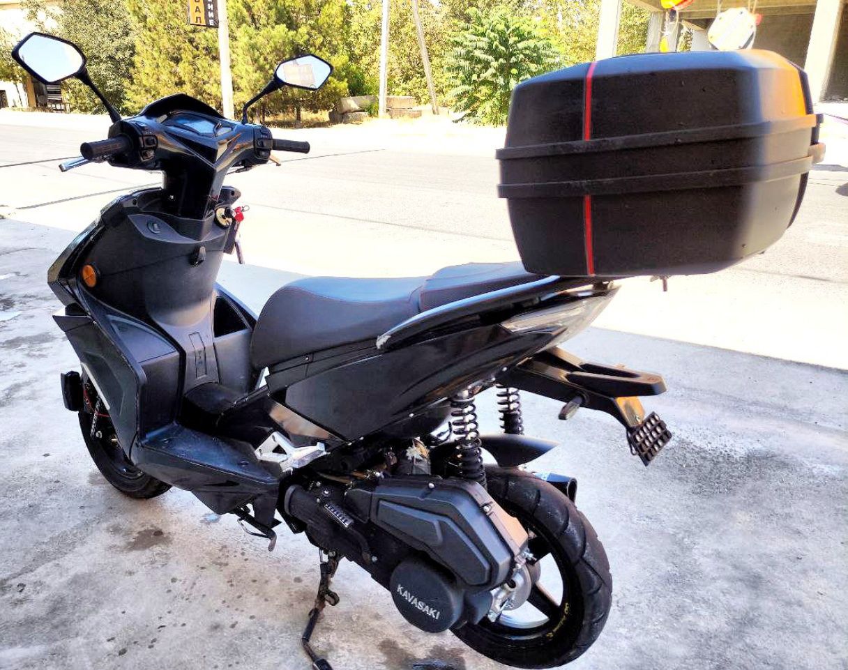 Italiya_R2 skuteri sotiladi