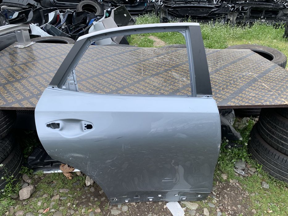 Врата Kia X-CEED