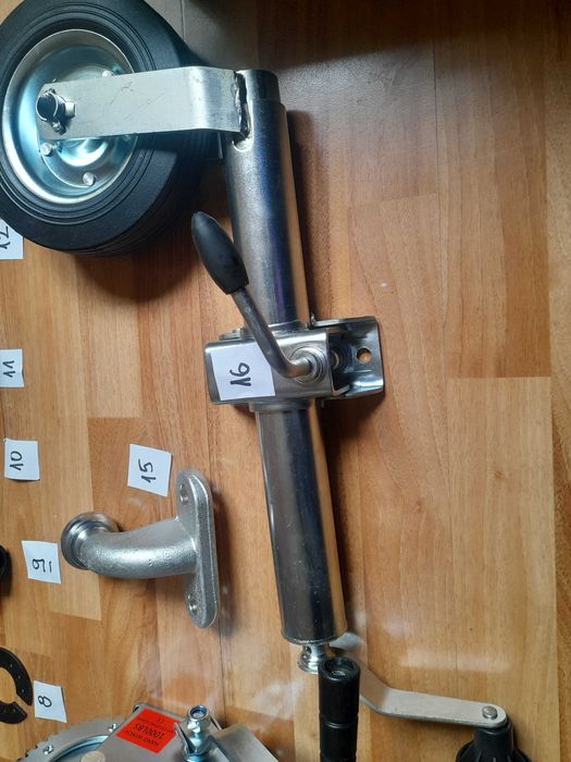 Части и консумативи за ремаркета,платформи и каравани