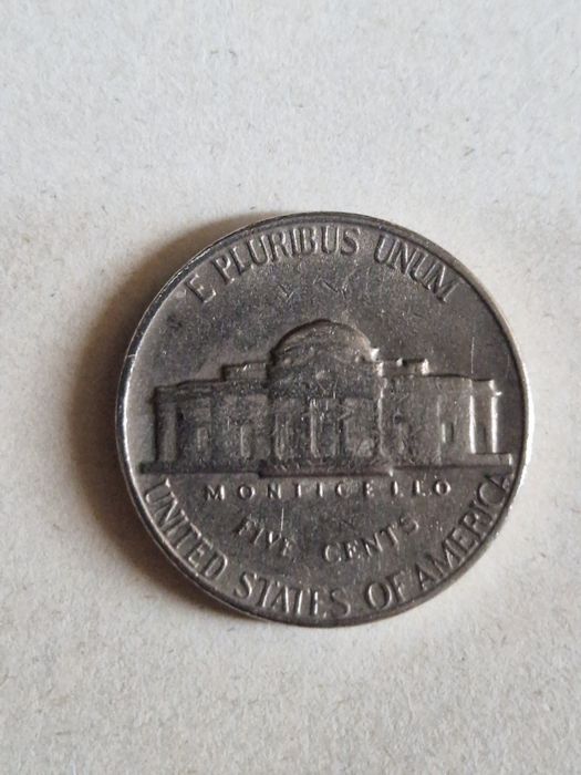 Монеты в общем 8 монет