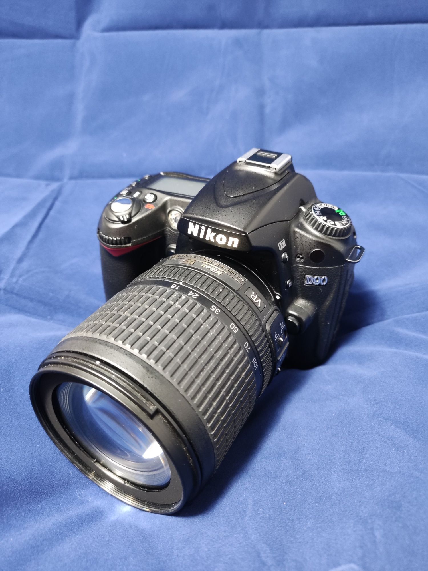 Nikon d90 с обектив 18-105