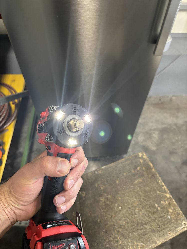 Bormasina pistol impact milwaukee