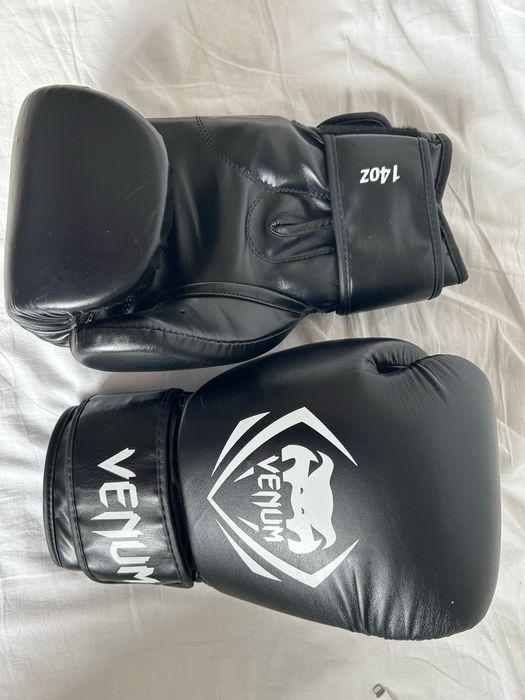 Manusi Kickbox VENUM 14oz