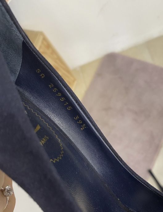 Yves Saint Laurent обувки с висок ток