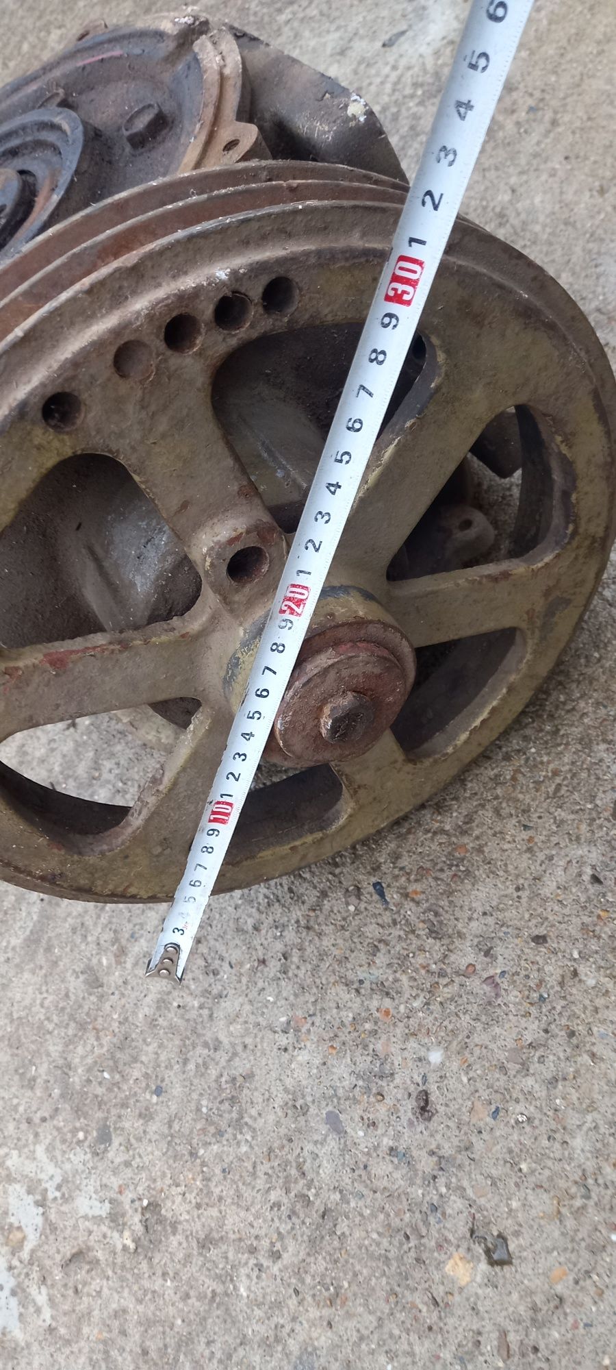 reductor inversor raport 1 la 1 cu fulie 30 cm