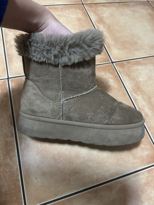 UGG marime 36.În stare foarte buna