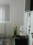 Ofer spre vanzare un apartament mobilat pretabil si zona comerciala