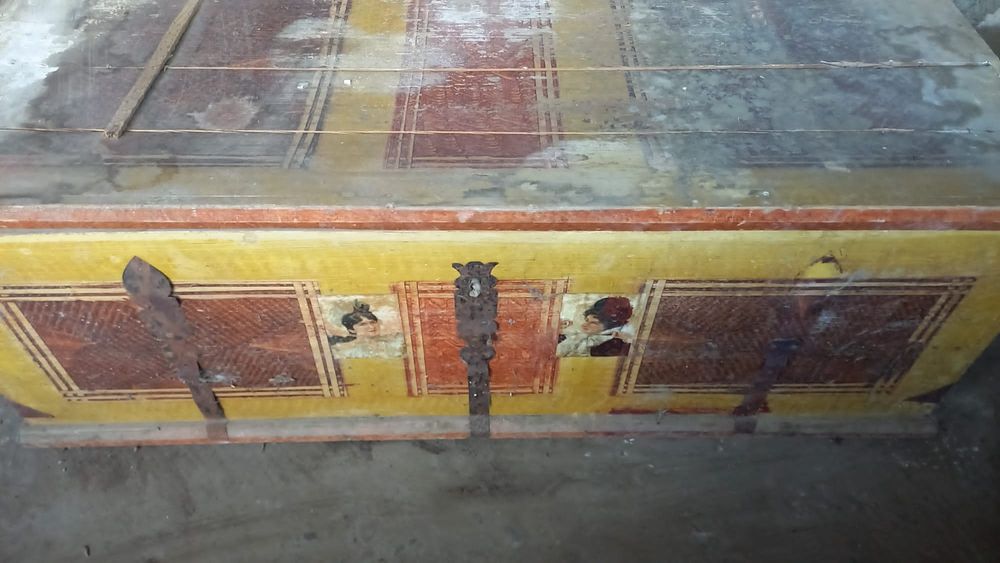 Vând lada de zestre