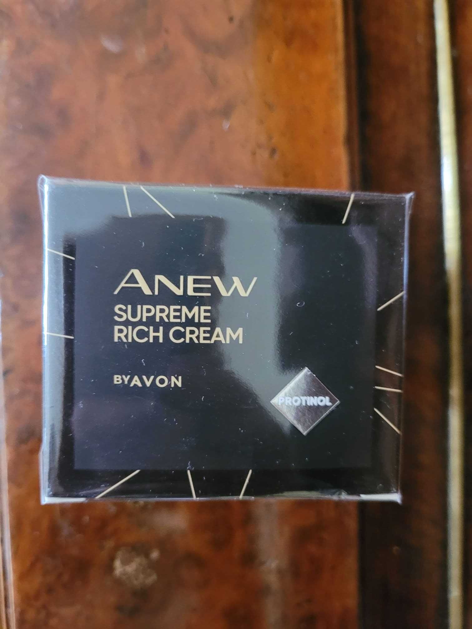 crema de fata hidratanta cu protinol Avon Anew Supreme Cream