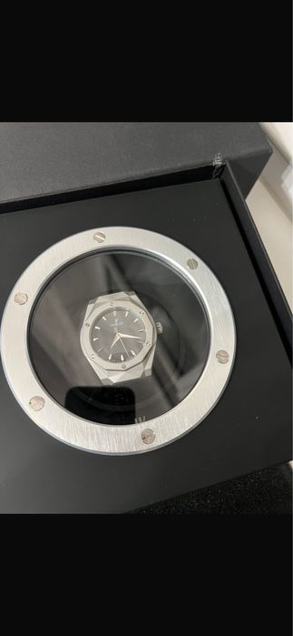 Продам часы hublot
