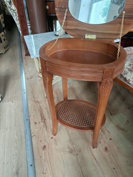 Малка    масичка