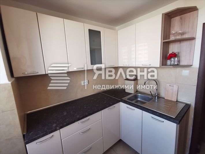 Дава се под наем Двустаен апартамент в Бургас, Лазур - 67 кв.м за 500 € - Снимка #2