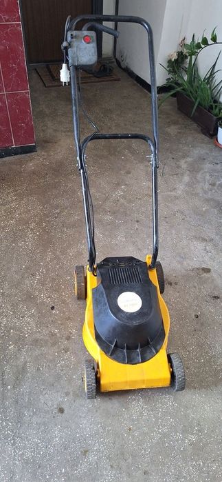 Masina electrica pt tuns gazon