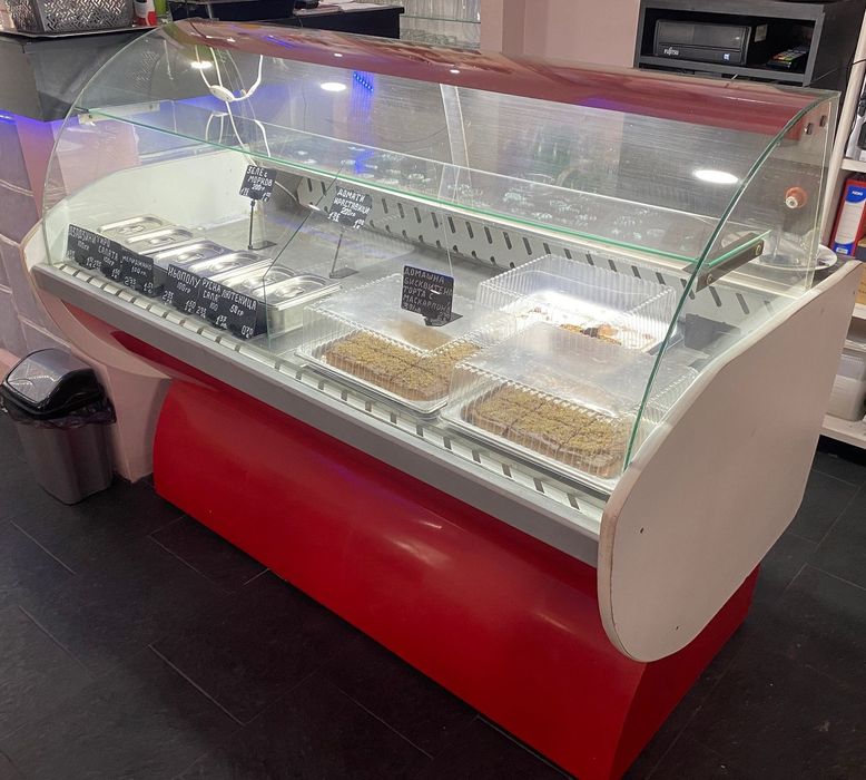 Хладилна витрина