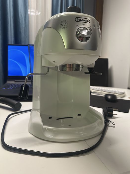 Espresor cafea DeLonghi