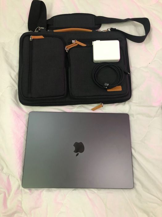 16" MacBook Pro Apple M3 Pro chip 12coreCPU18core GPU, 36GB, 512GB SSD