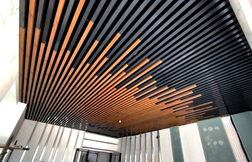 Reekali shiftlar, Reechniy, Reykali, Реечный потолок