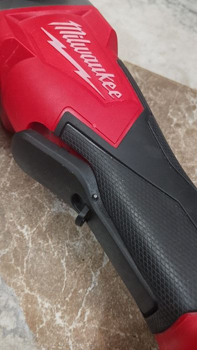 Flex cu variator Milwaukee cu baterie de 6A