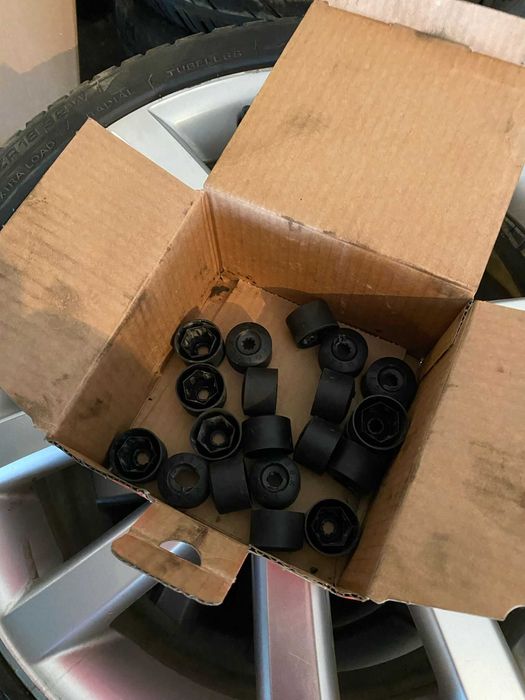 Vand JANTE+ANVELOPE 225/40 R18!!Nu vand jantele sau anvelopele separat