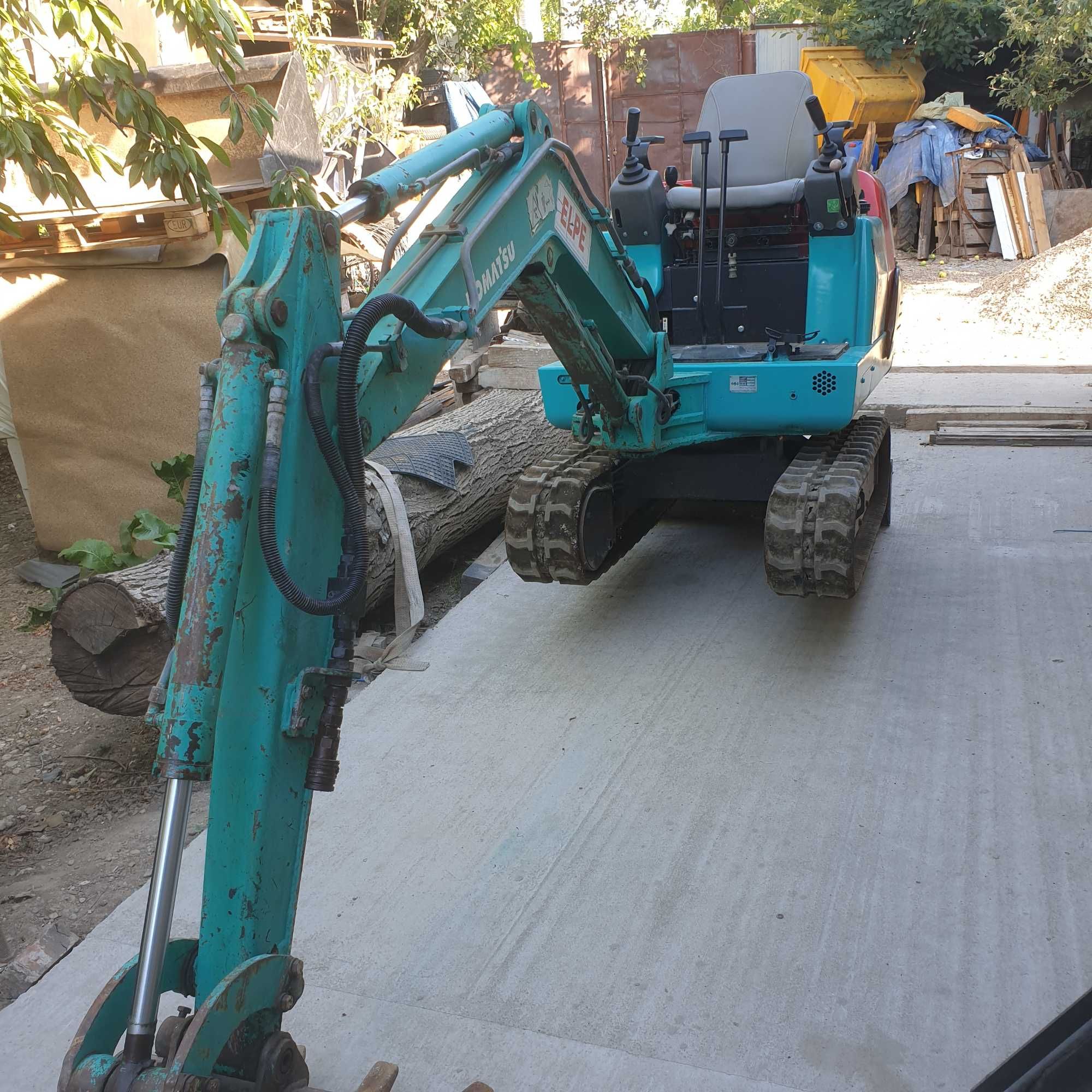 Miniexcavator Komatsu 1.5 T