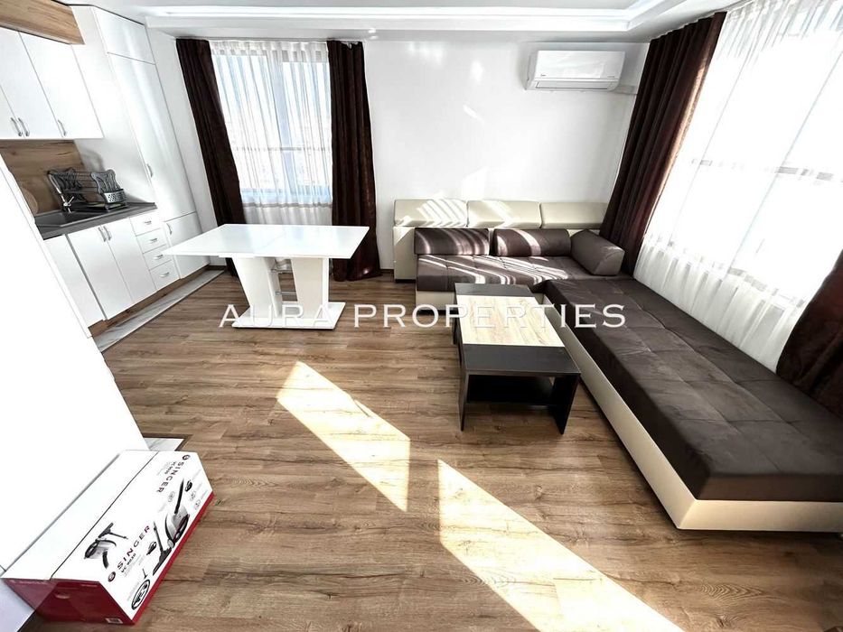 Продава се Тристаен апартамент в Разград, Житница - 90 кв.м за 9 €/кв.м - Снимка #1