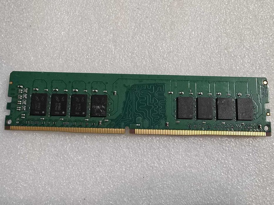 Memorie RAM desktop Crucial 16 GB, DDR4, 2400 MHz, CL17, Non-ECC