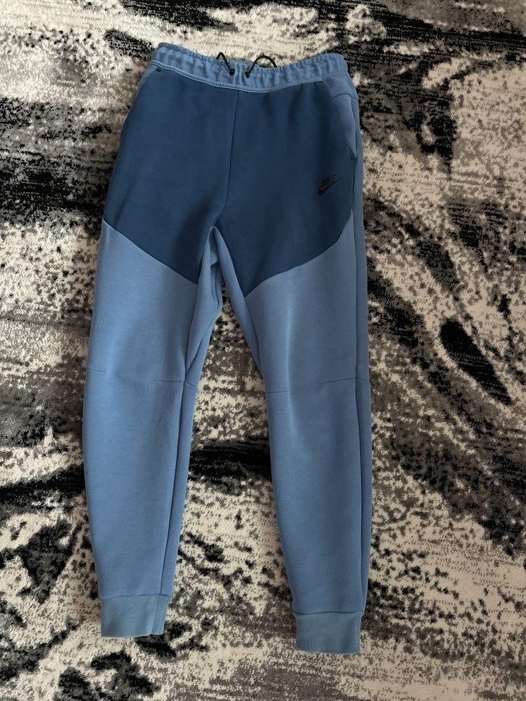 Trening nike tech fleece