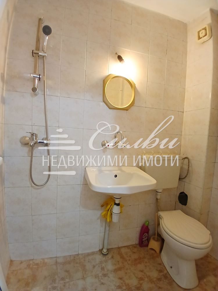 Дава се под наем Едностаен апартамент в Шумен, Център - 33 кв.м за 153 € - Снимка #6