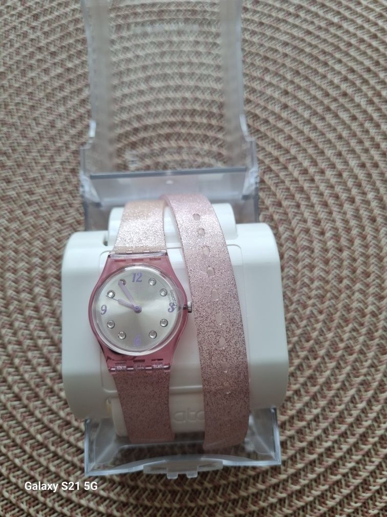 Часовник Swatch- дамски/ детски
