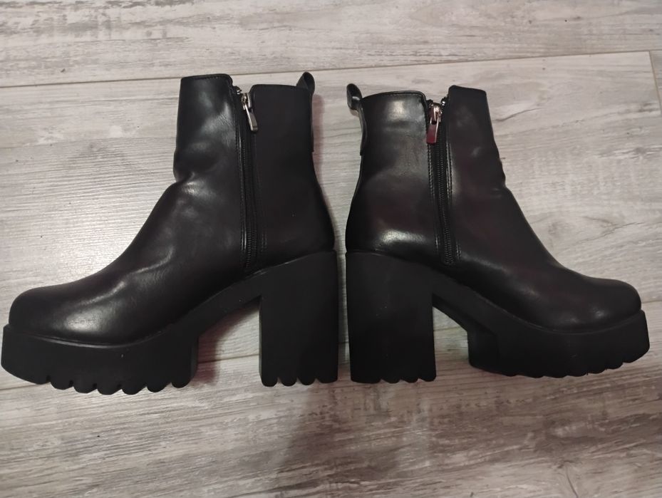 Продавам боти 38 номер, като нови