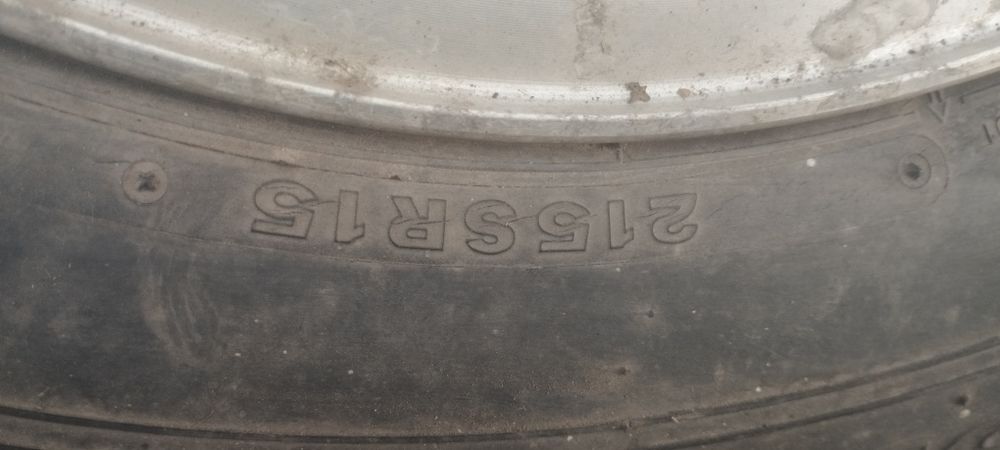 Продам запаску на делику кирпич