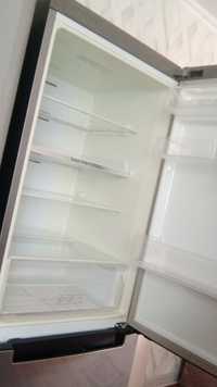 Продам холодильник в хорошем рабочем состояние