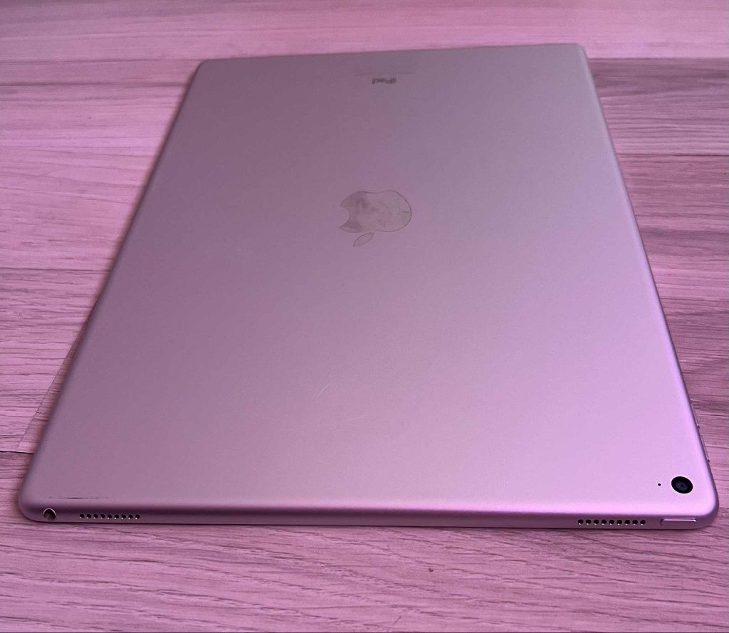 iPad Pro 12.9" 128GB (Wi-Fi) – ecran mare, stare foarte bună