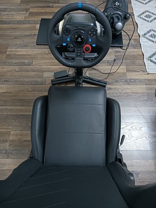 Loghitech G29 cu Schimbator + scaun