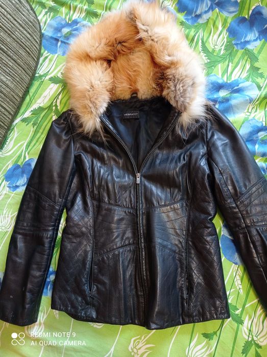Куртка кожаная с капюшоном мех лиса
